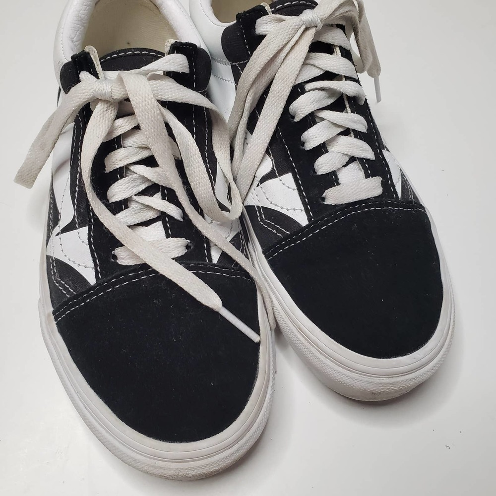 Vans Old Skool Skate Shoes Lace Up Women's 6.5 Black White Graphic Print - Picture 2 of 11